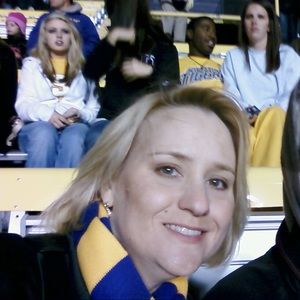 Meet your Posher, Cynthia